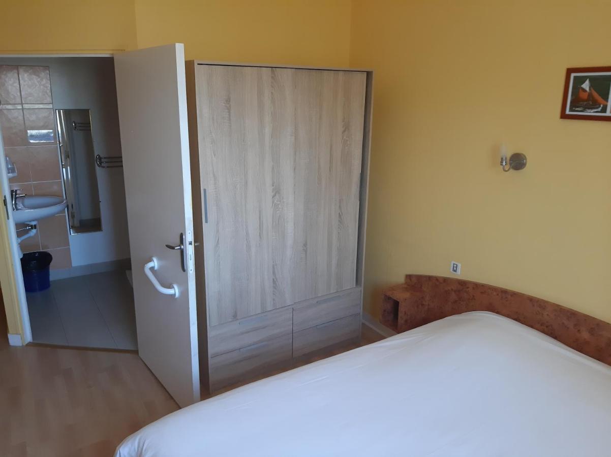 Home Des Pins Sarl Сен-Пиер-Киберон Екстериор снимка